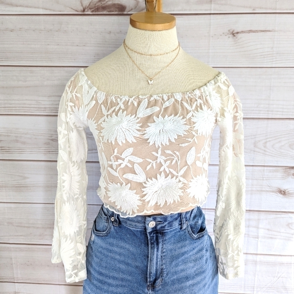 Here Comes the Sun Floral Lace Crop Top with Nude Panel in White Size Small